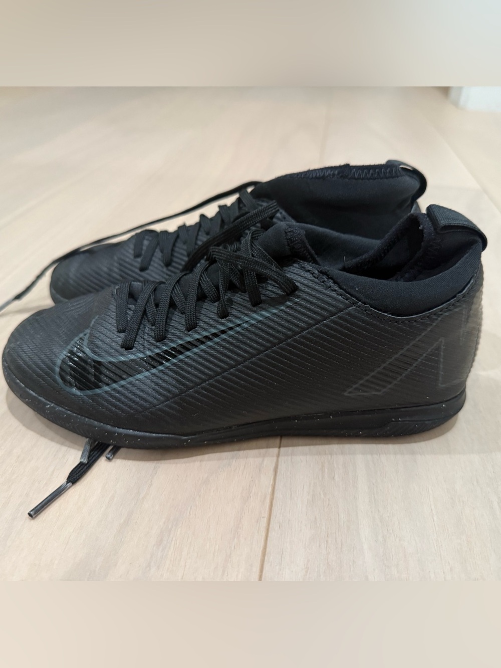 Nike Jr Mercurial Superfly 9 Club IC Indoor Soccer Shoes Triple Black Youth 3Y